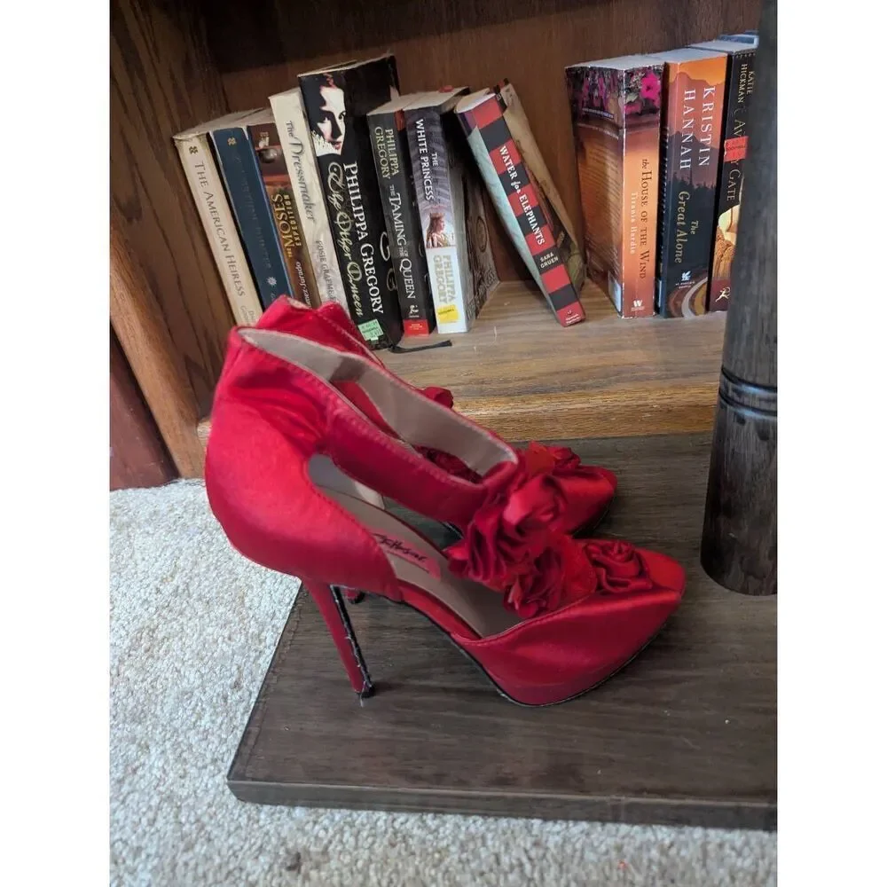 Betsey Johnson Women's Size 8 Pink Rose Pumps Heels Stiletto